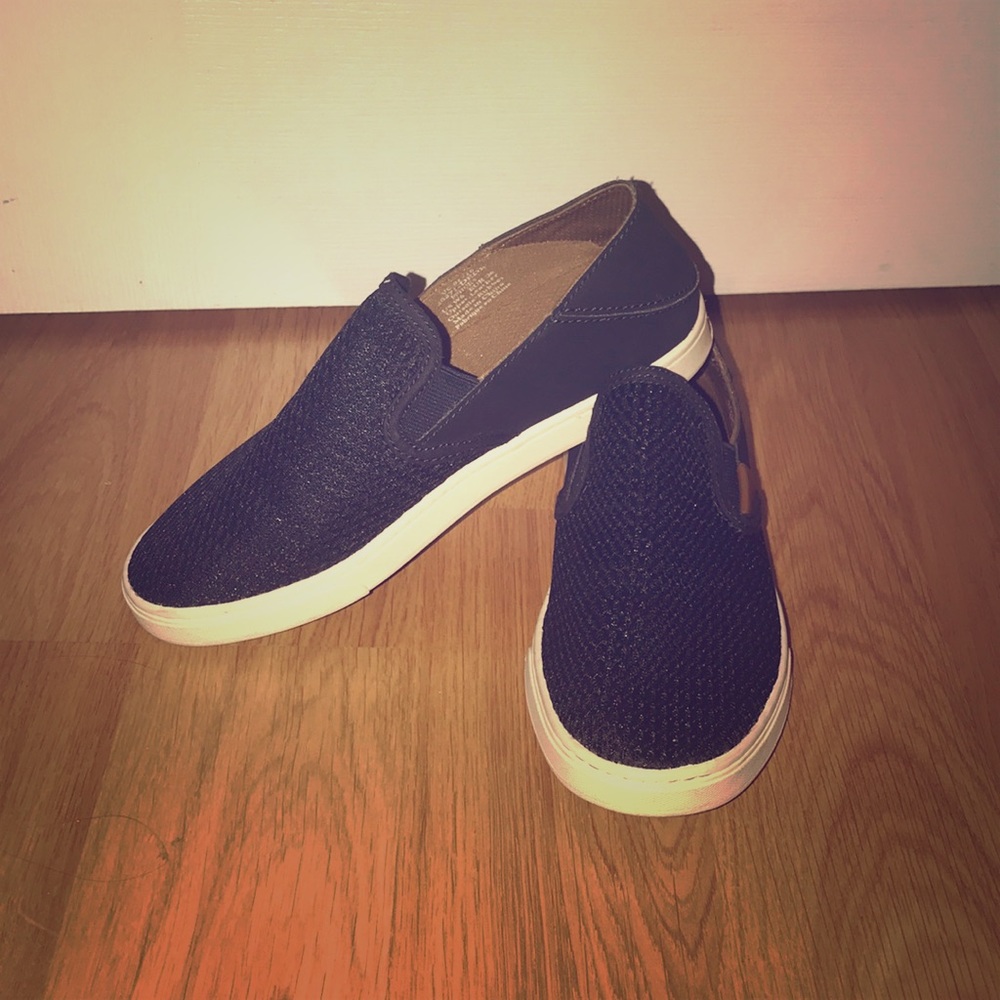OluKai Women Slip Ons
